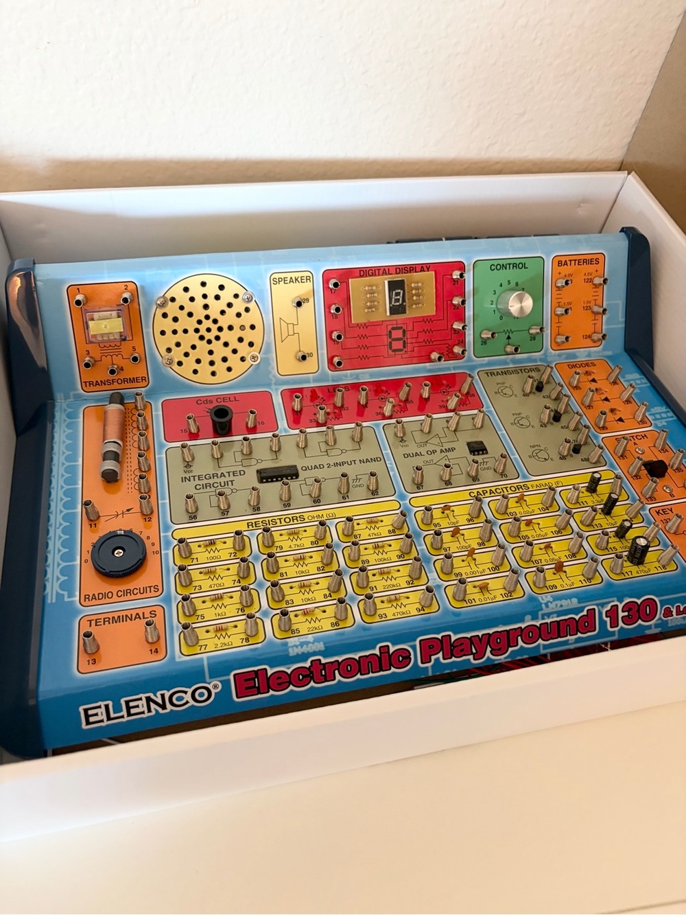 Elenco Electronic Playground 130 Learning Center Circuit Builder Retail $140